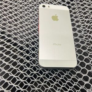 Apple iPhone 5s Unlocked -16GB Silver/ White (Unlocked)
